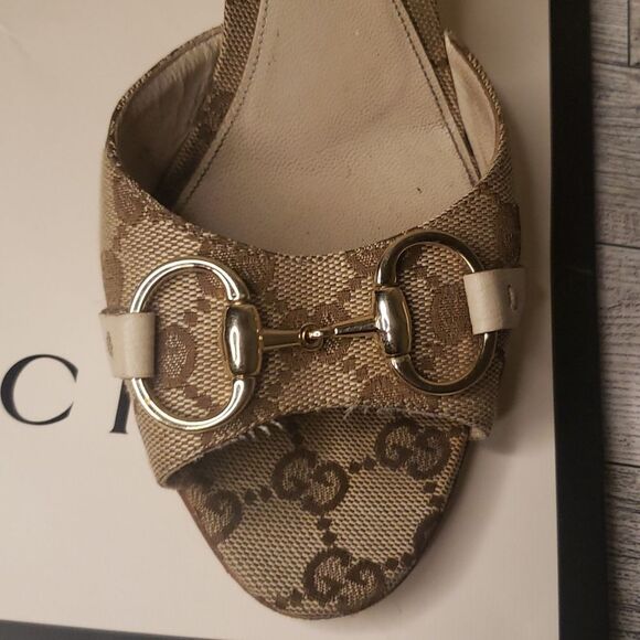 Vintage GUCCI GG Horsebit Heels and Wristlet Bundle - Picture 4 of 9